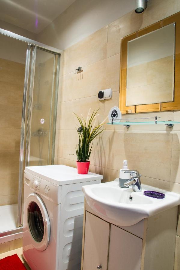 Brązowy Narutowicza 11 Apartament